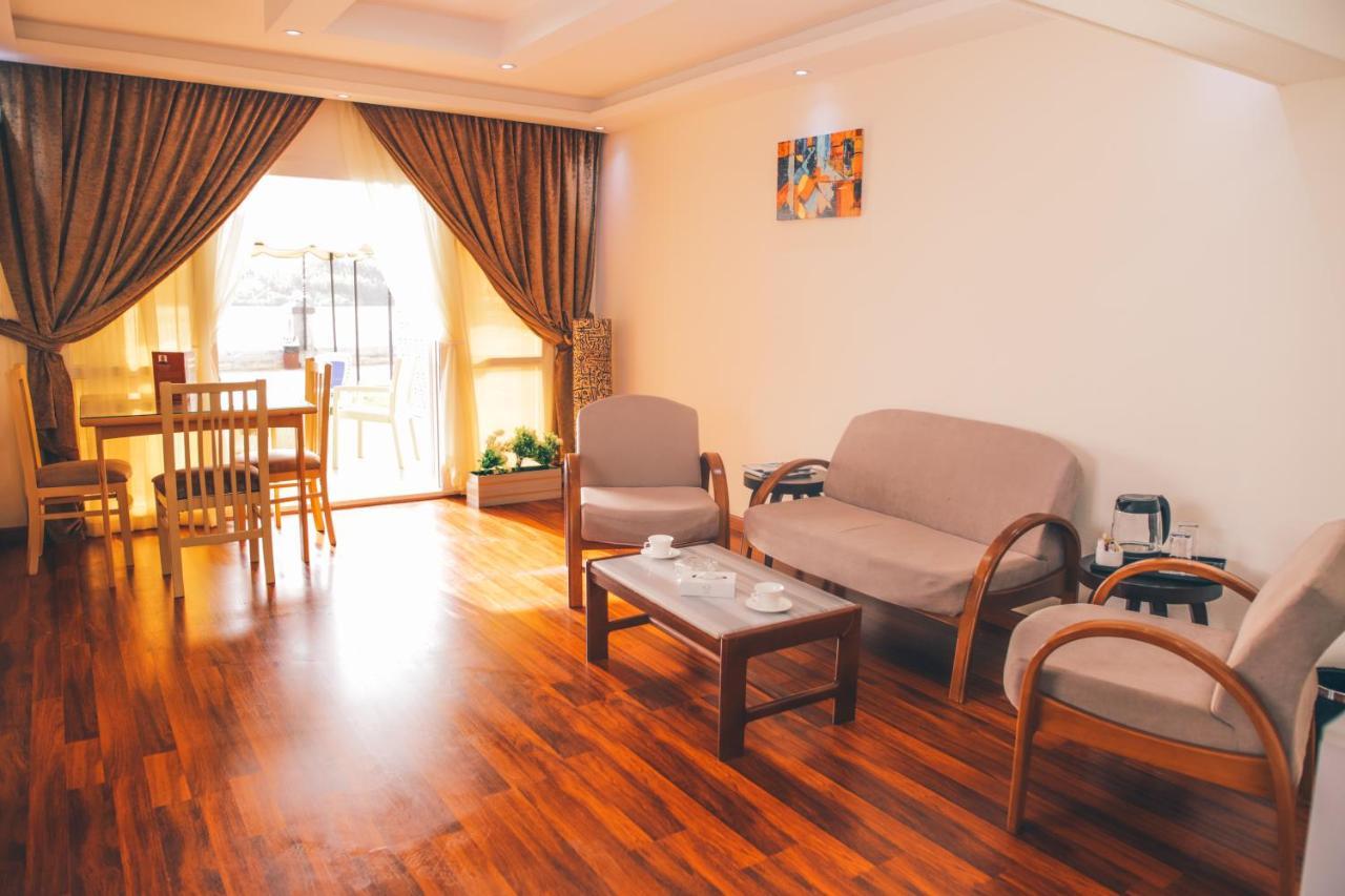 Jewel Maadi Cabins And Club Cairo Ngoại thất bức ảnh
